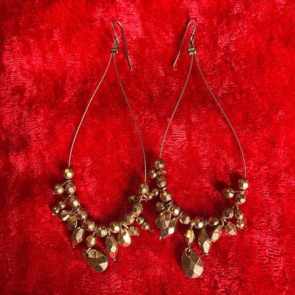 Gold wire earrings